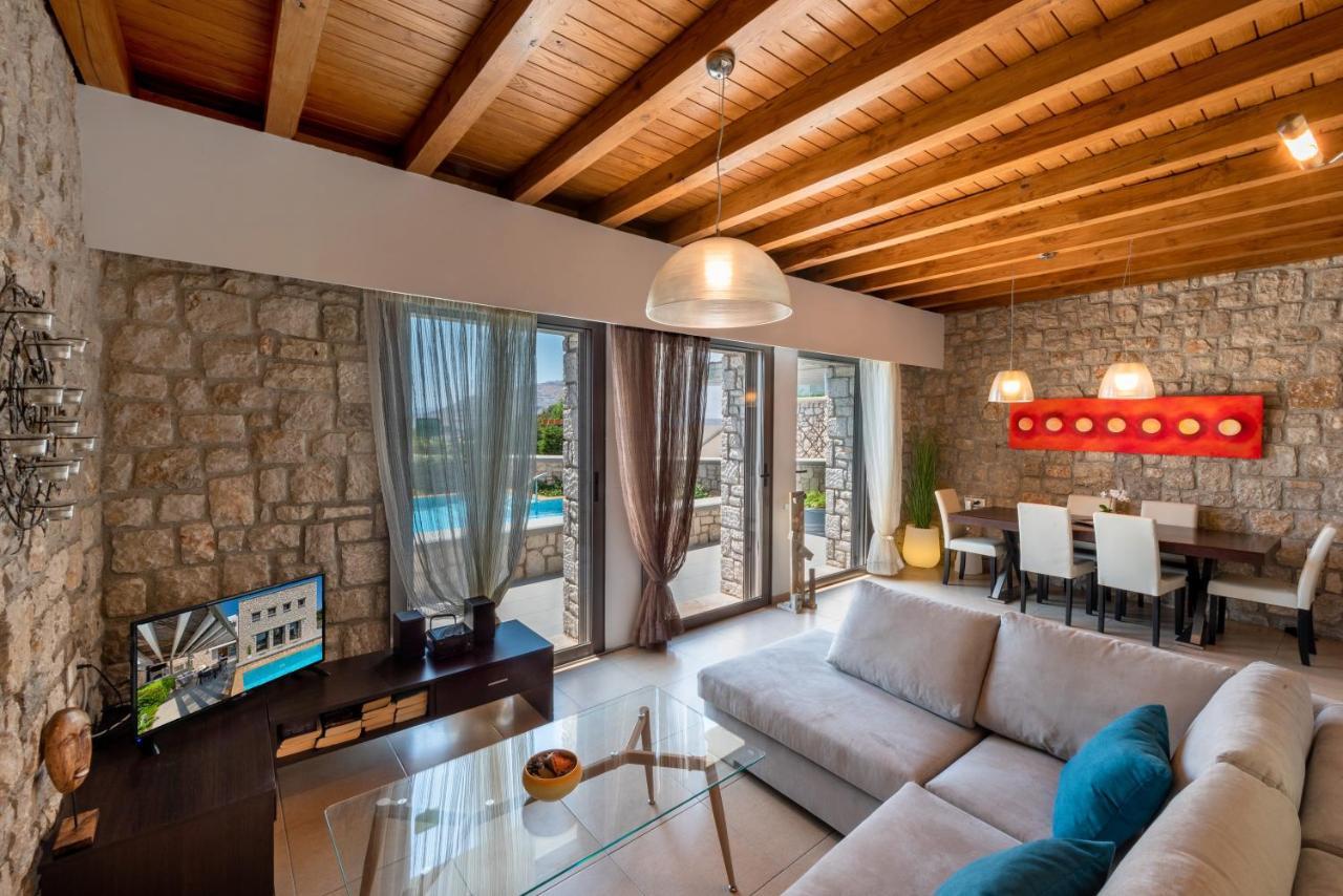 Villa Costamare - Enjoy Lazy Days On The Private Pool-Jacuzzi Pefki  Екстер'єр фото