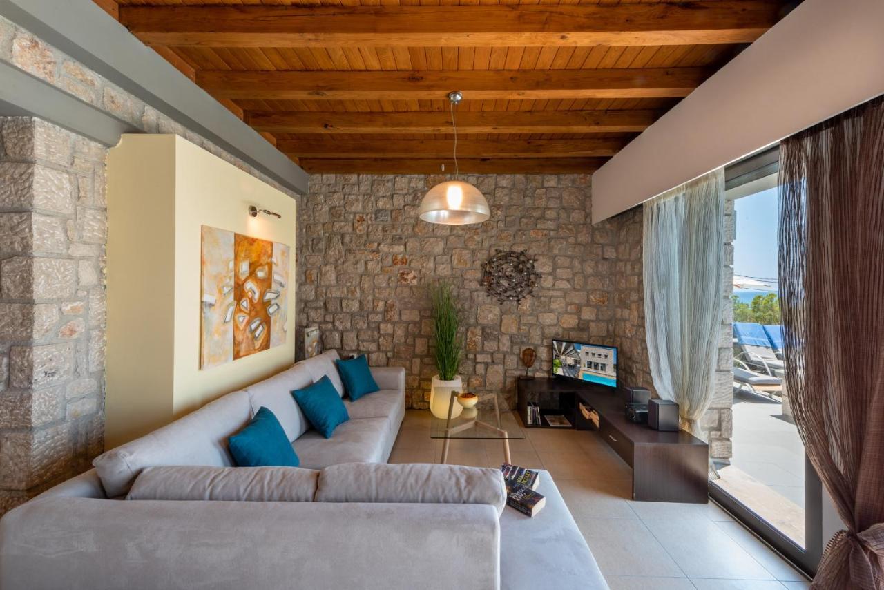 Villa Costamare - Enjoy Lazy Days On The Private Pool-Jacuzzi Pefki  Екстер'єр фото