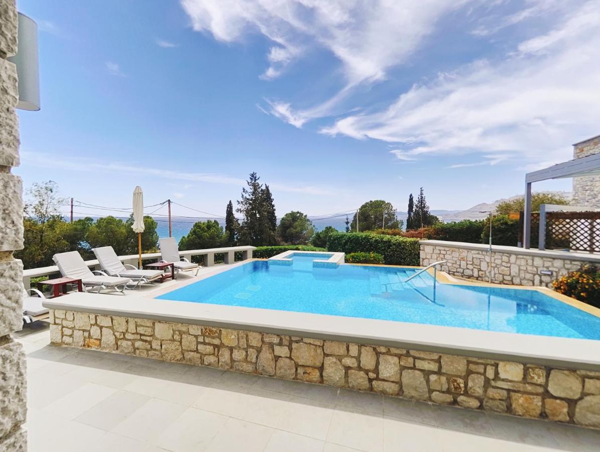 Villa Costamare - Enjoy Lazy Days On The Private Pool-Jacuzzi Pefki  Екстер'єр фото