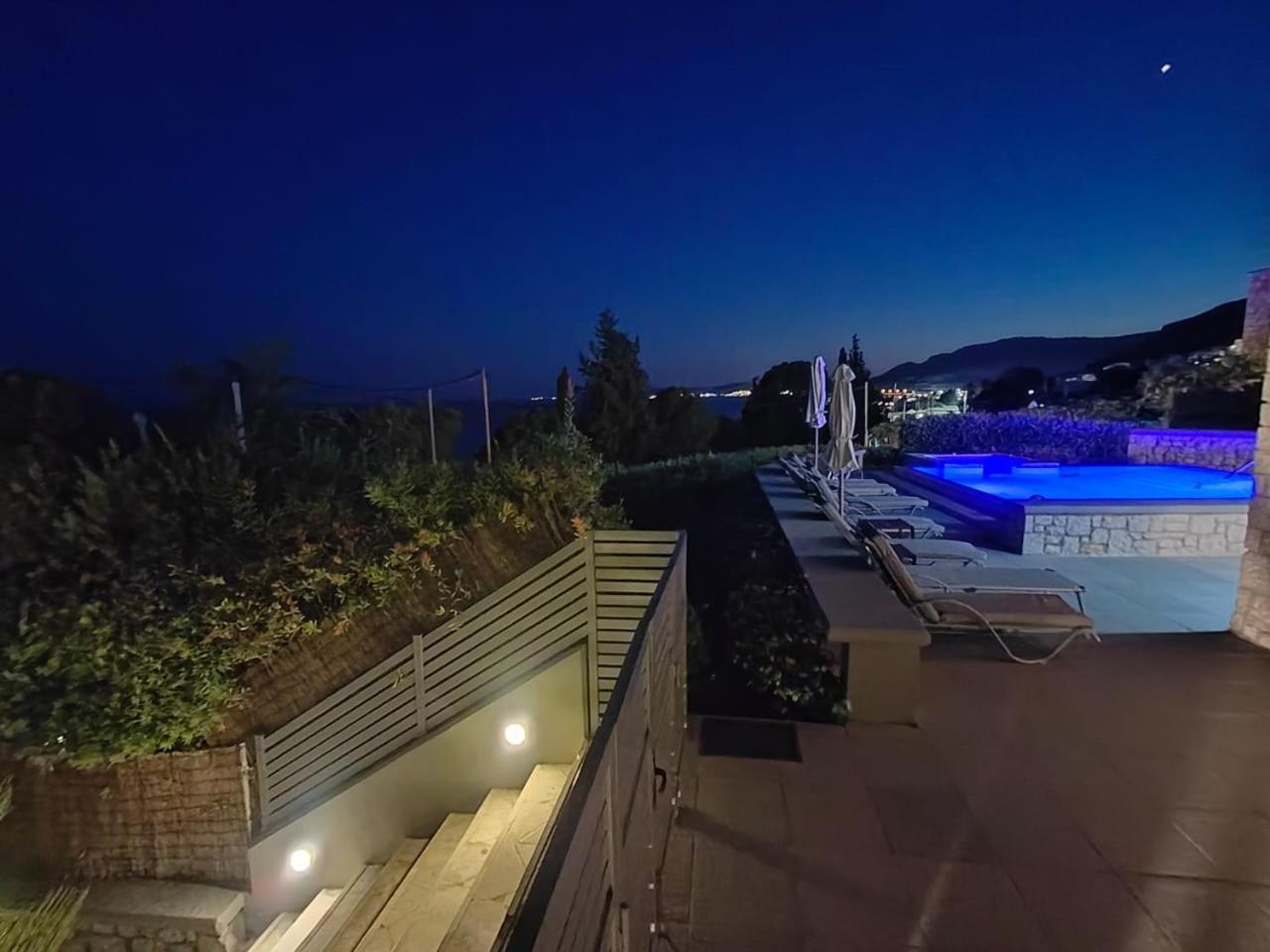 Villa Costamare - Enjoy Lazy Days On The Private Pool-Jacuzzi Pefki  Екстер'єр фото
