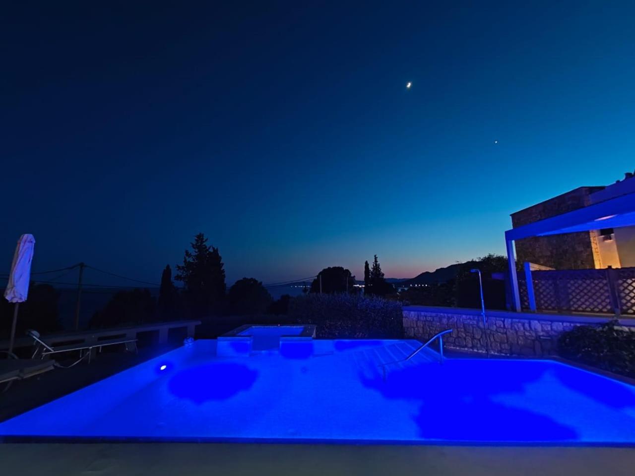 Villa Costamare - Enjoy Lazy Days On The Private Pool-Jacuzzi Pefki  Екстер'єр фото